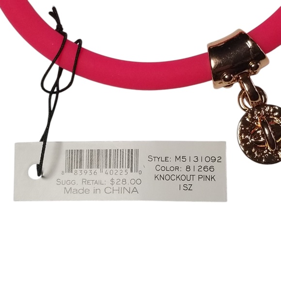 Marc by Marc Jacobs Knockout Pink with Charm‎ Silicone Bangle Bracelet NEW - Picture 4 of 5